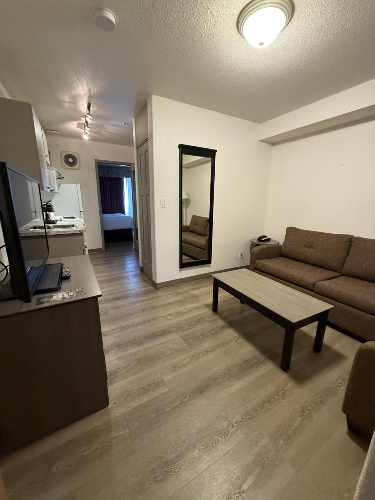 Super 8 By Wyndham Dawson Creek Hotel Exterior foto